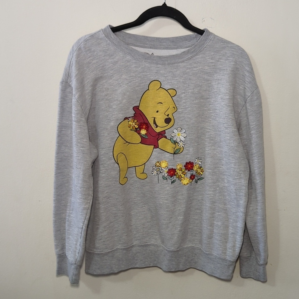 Winnie the Pooh Sweatshirt Gray Colorful Embroidered Floral Disney Womens Size L